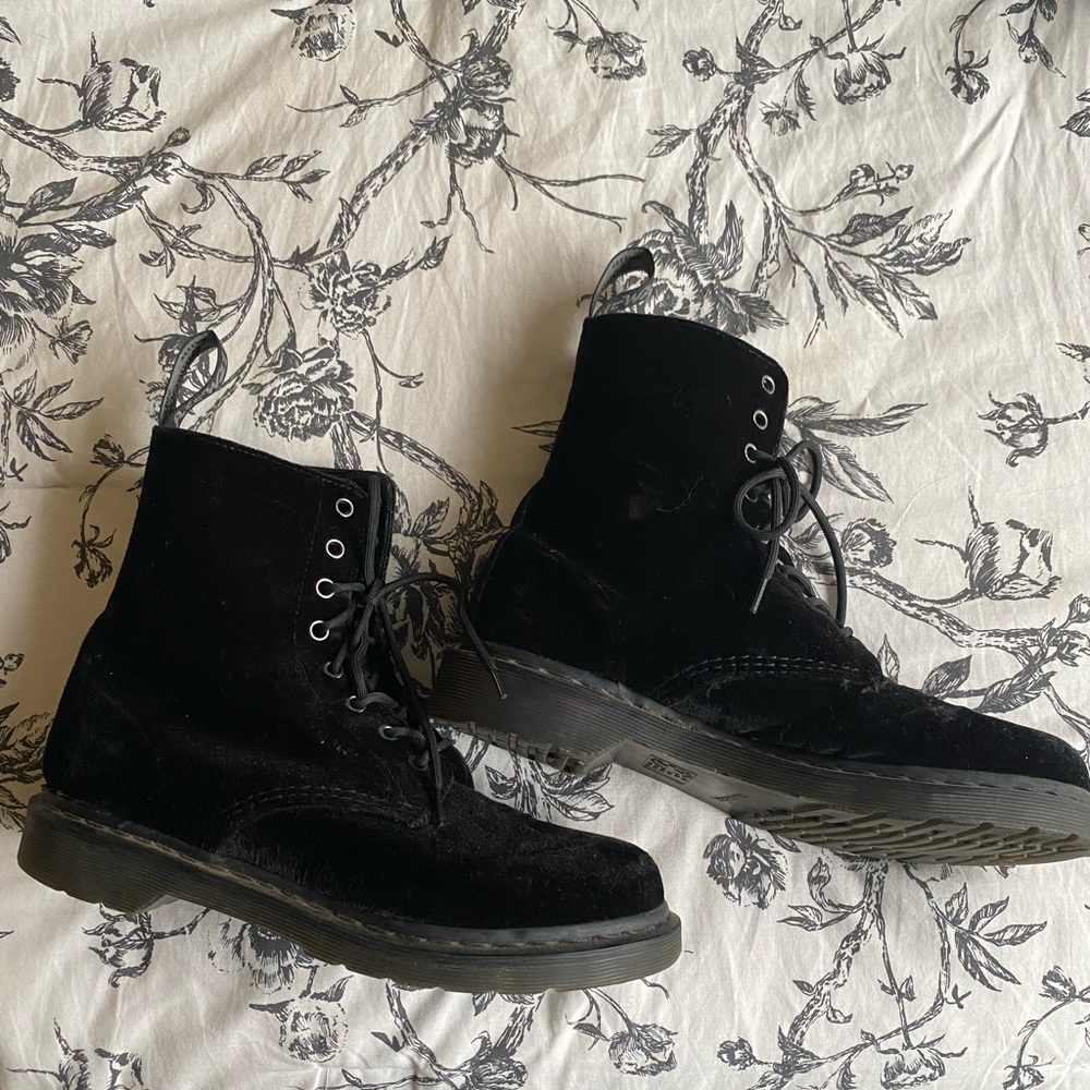 Crushed velvet Dr. Martens